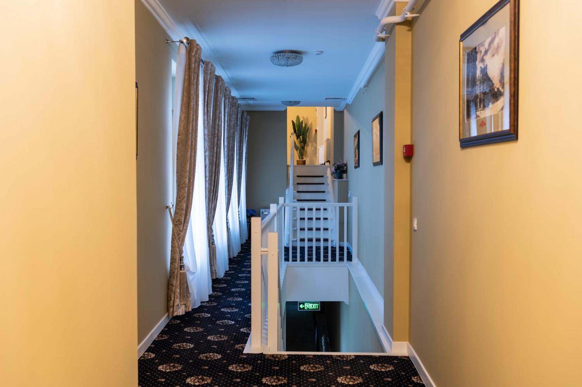 Sir Luxury Boutique Hotel Braila Exterior photo