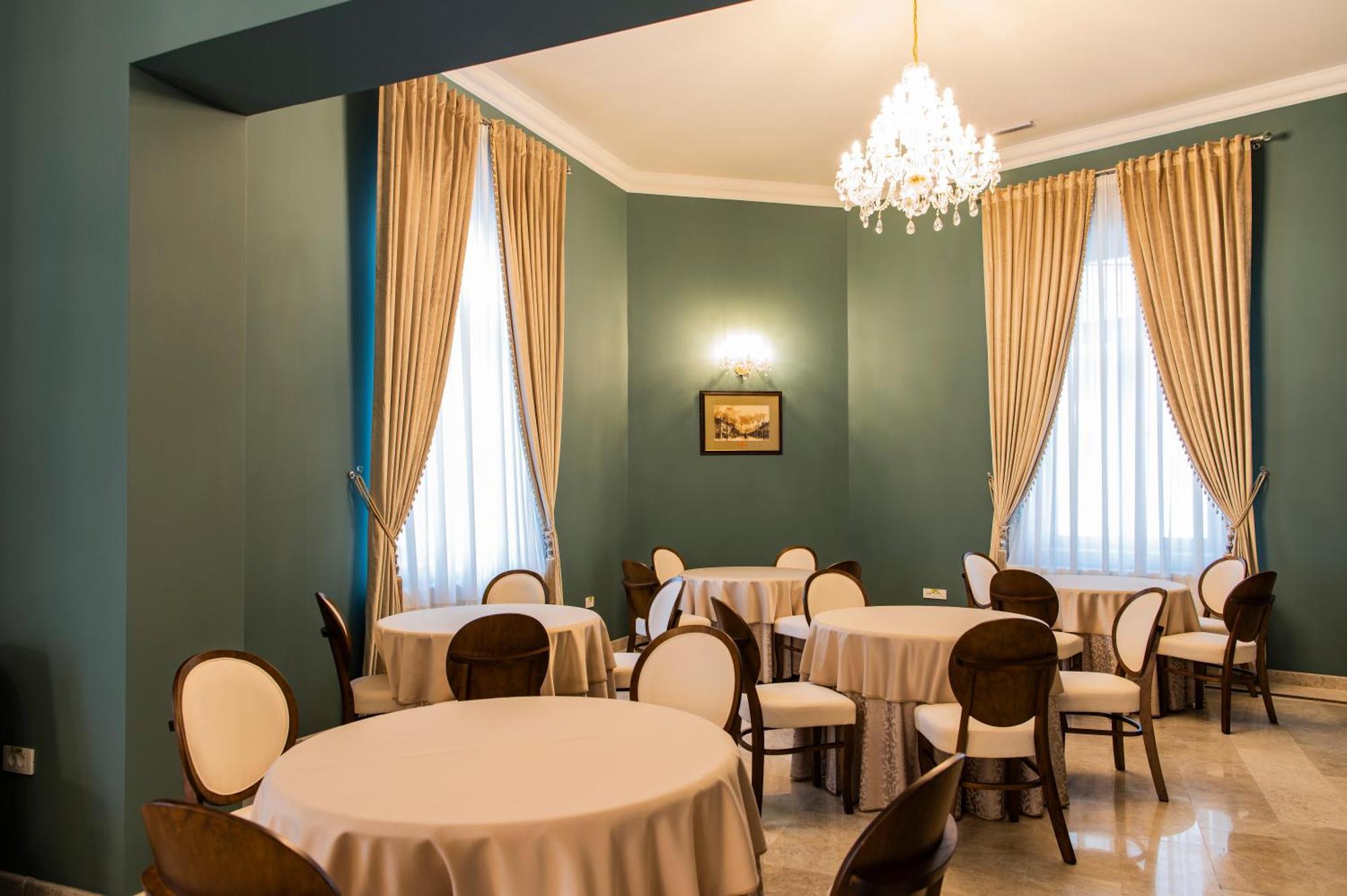 Sir Luxury Boutique Hotel Braila Exterior photo