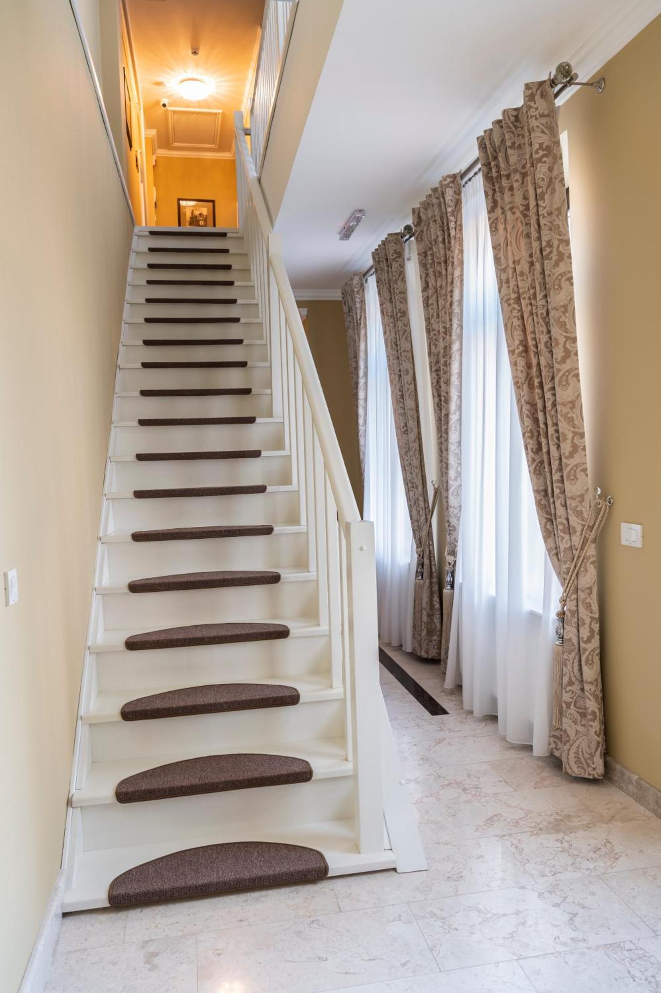Sir Luxury Boutique Hotel Braila Exterior photo