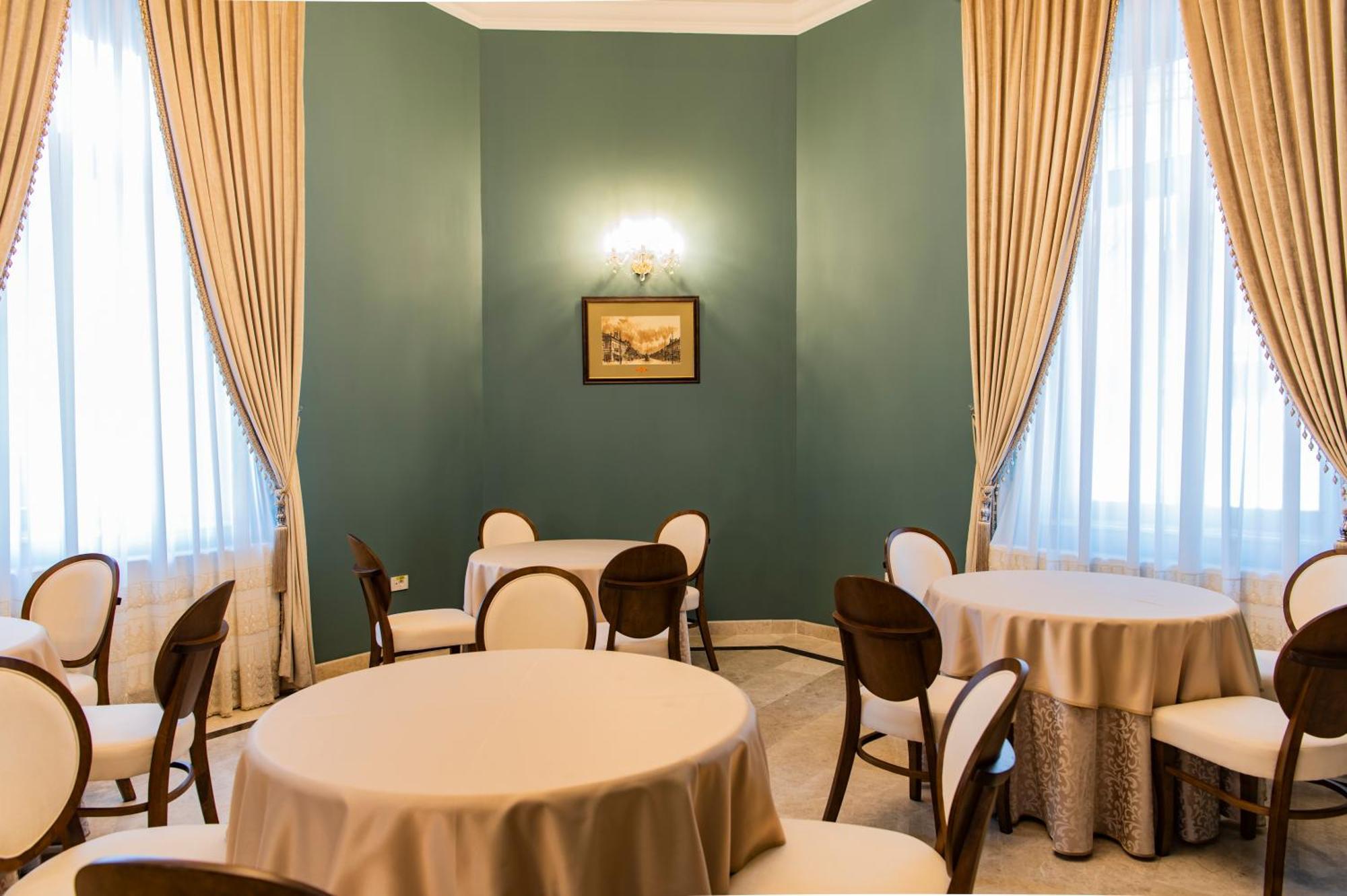 Sir Luxury Boutique Hotel Braila Exterior photo