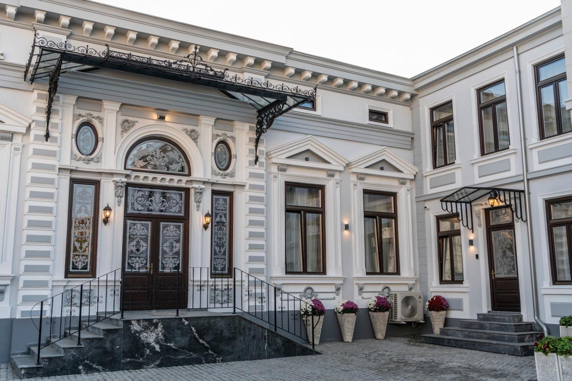 Sir Luxury Boutique Hotel Braila Exterior photo