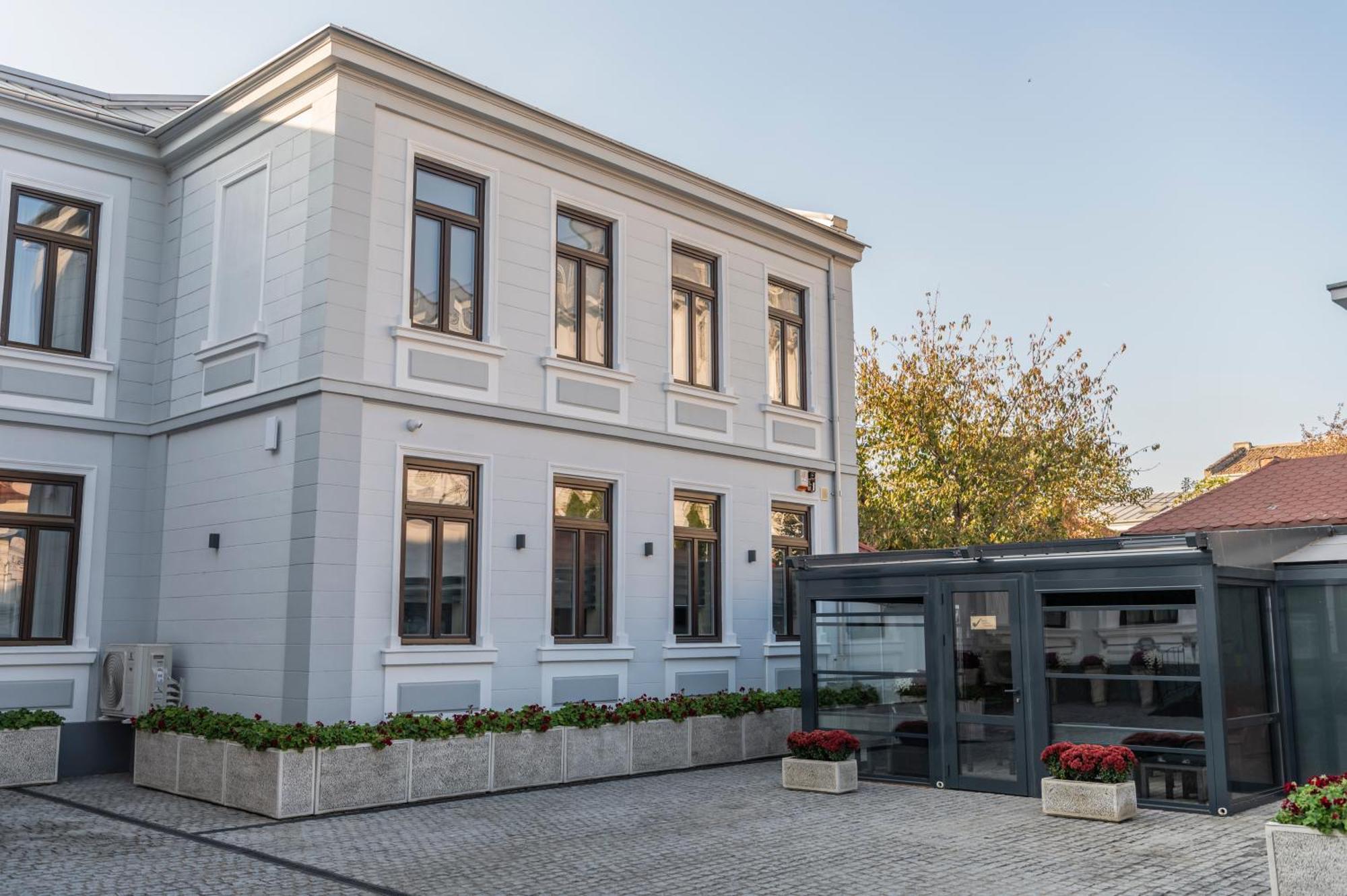 Sir Luxury Boutique Hotel Braila Exterior photo